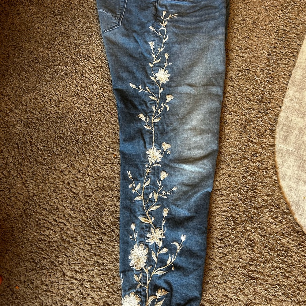 Embroidered Floral Blue Jeans